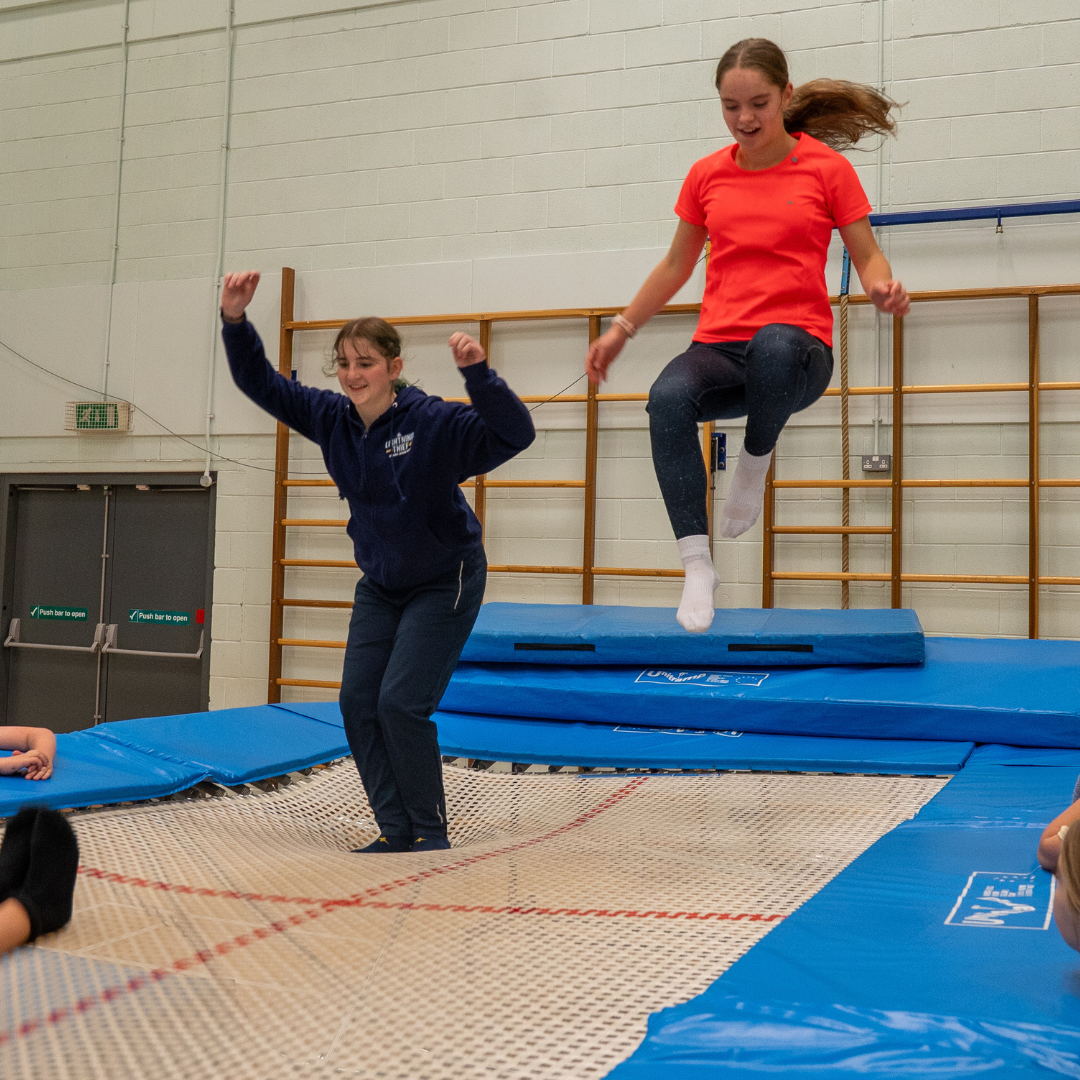 Llun o Trampolinio