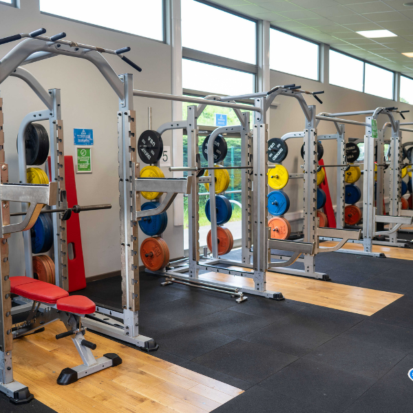 Campfa Perfformiad Eirias